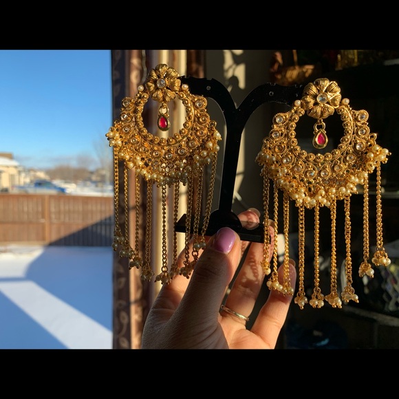 Earrings - Picture 1 of 1